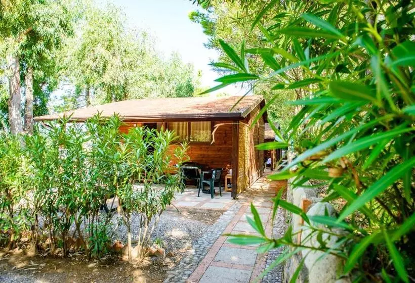 Hotelli Lido Paradiso Resort