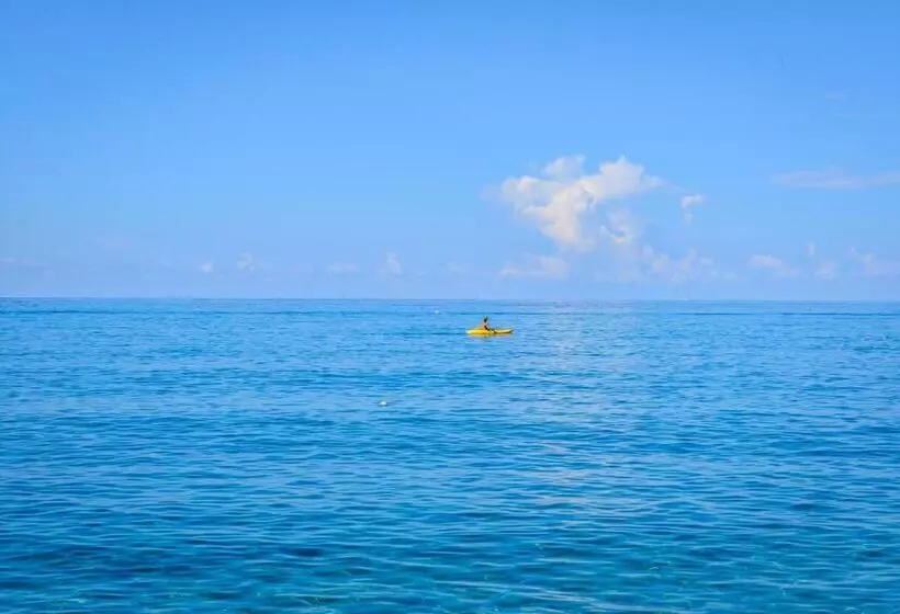 Hotelli Lido Paradiso Resort