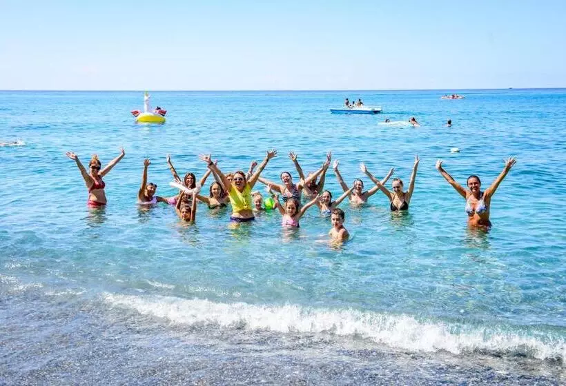 Hotelli Lido Paradiso Resort