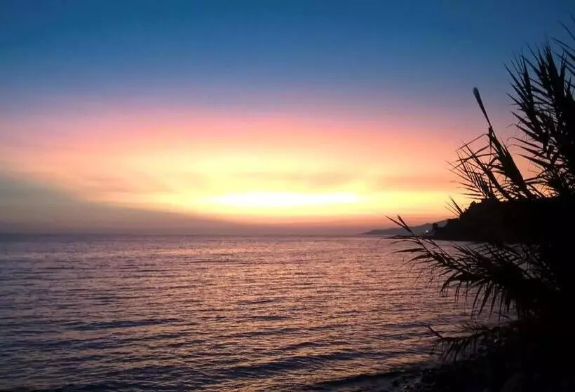 Hotelli Lido Paradiso Resort