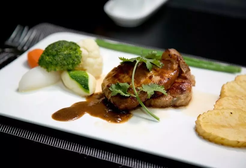 هتل Monthara Angkor Residence