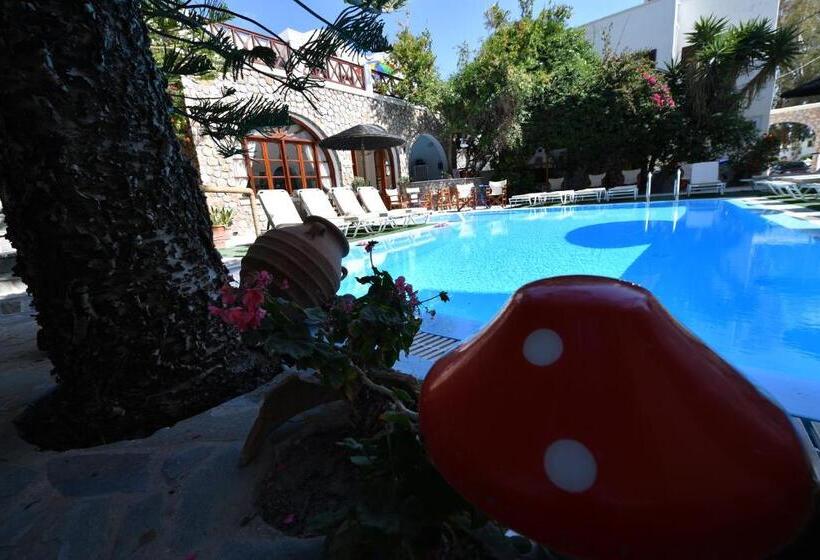 Philoxenia Hotel & Studios