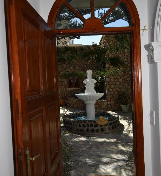 Philoxenia Hotel & Studios