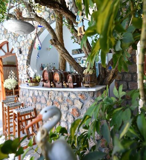 Philoxenia Hotel & Studios