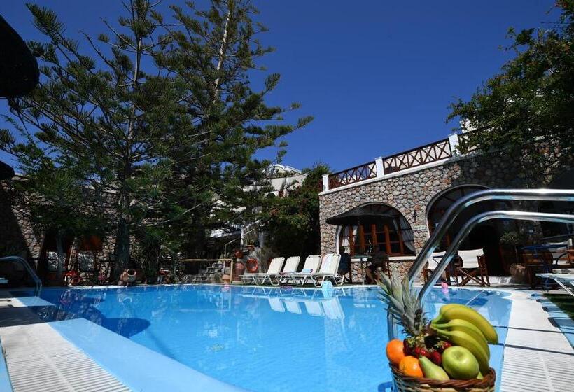 Philoxenia Hotel & Studios