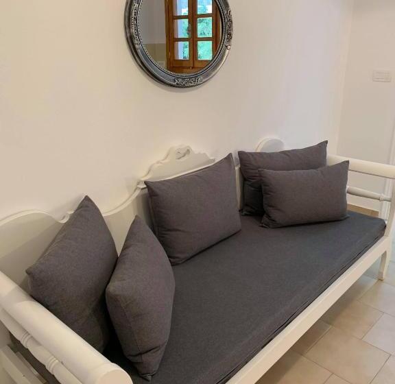 Philoxenia Hotel & Studios