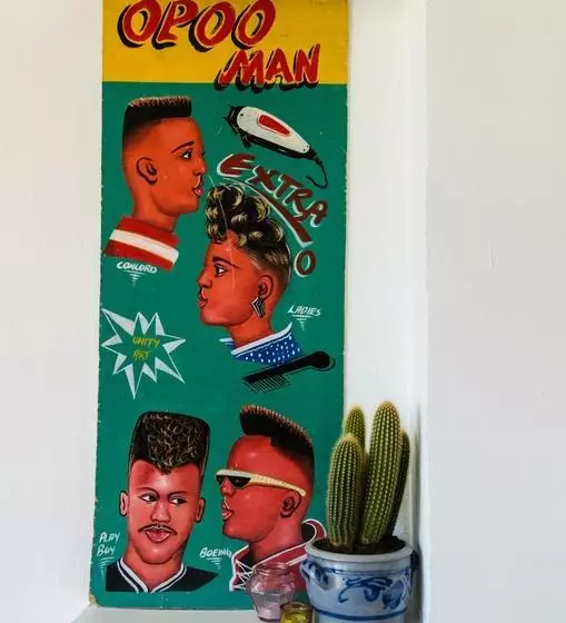 تختخواب و صبحانه The One Roomed Guesthouse