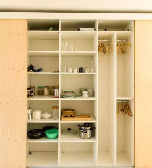 تختخواب و صبحانه The One Roomed Guesthouse