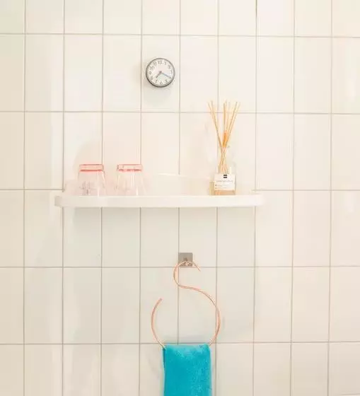 تختخواب و صبحانه The One Roomed Guesthouse