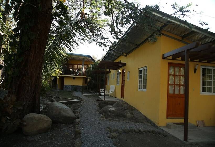 Hostal Gaia   Hostel