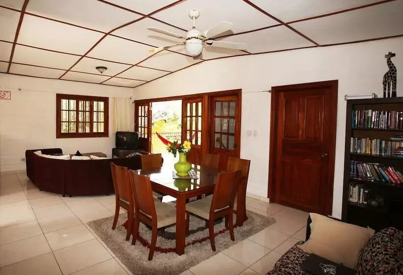 Hostal Gaia   Hostel