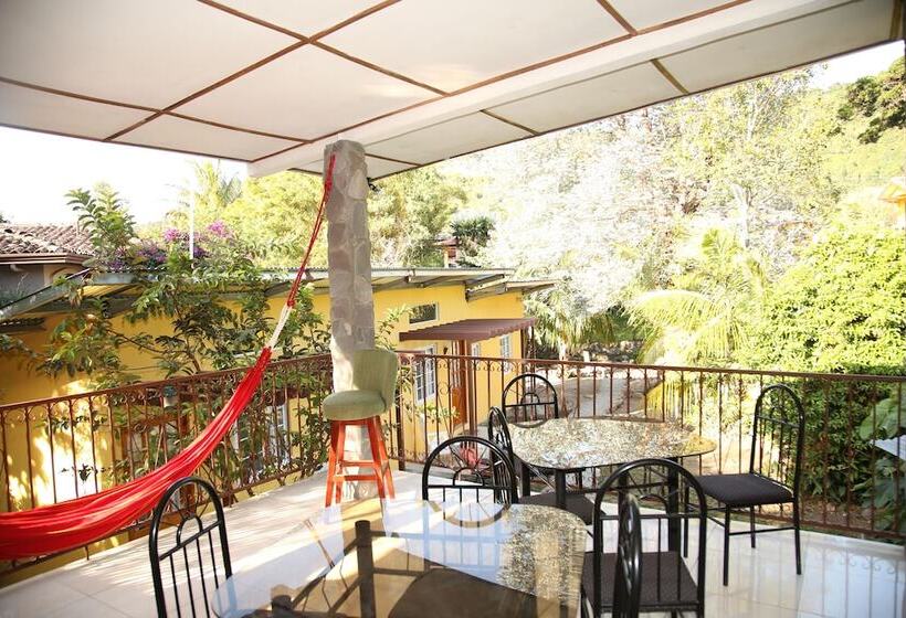 Hostal Gaia   Hostel