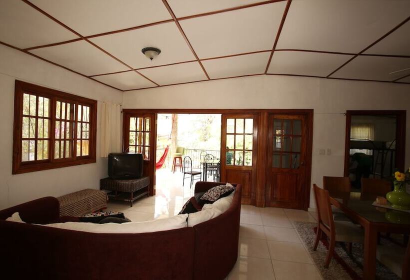 Hostal Gaia   Hostel