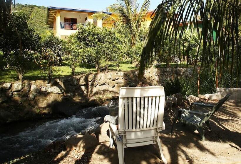 Hostal Gaia   Hostel