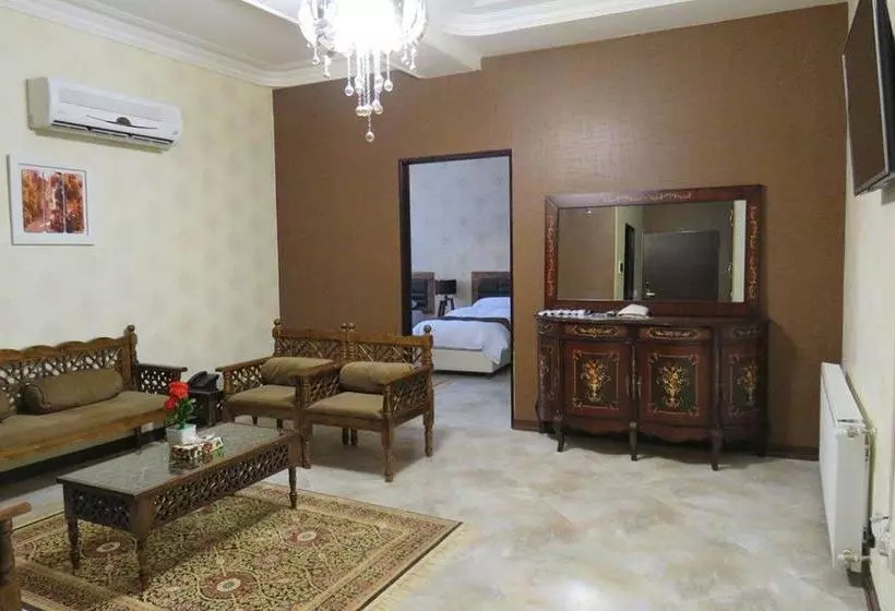 هتل Kourosh Apartment