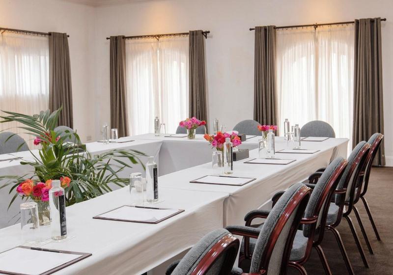 استراحتگاه Hemingways Watamu