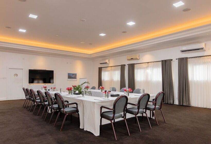 استراحتگاه Hemingways Watamu