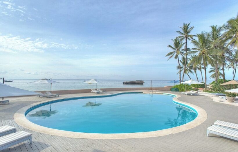 استراحتگاه Hemingways Watamu