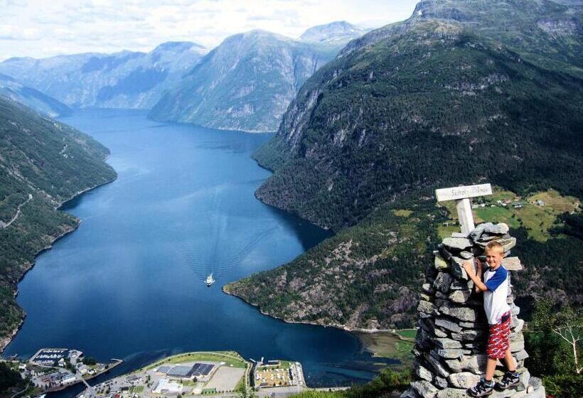 Hellesylt Hostel And Motel