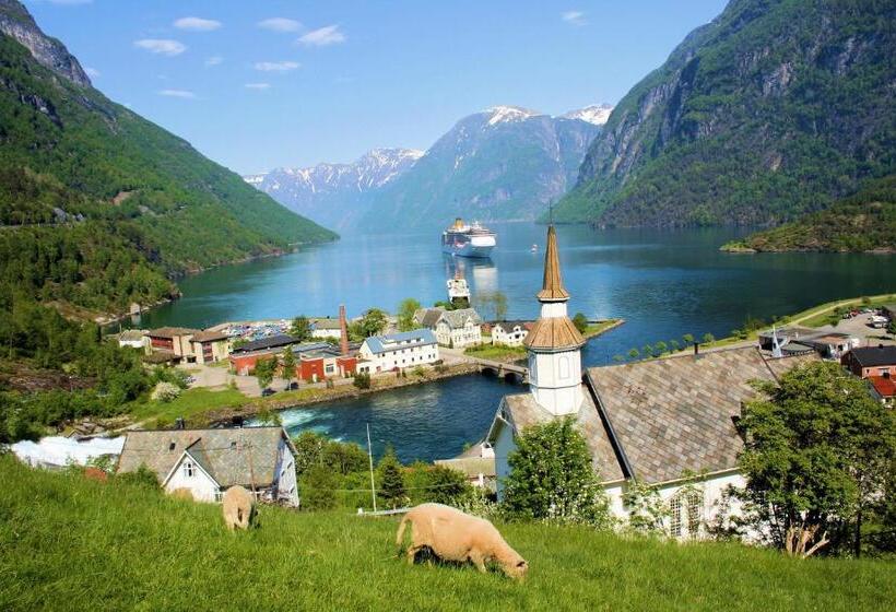 Hellesylt Hostel And Motel