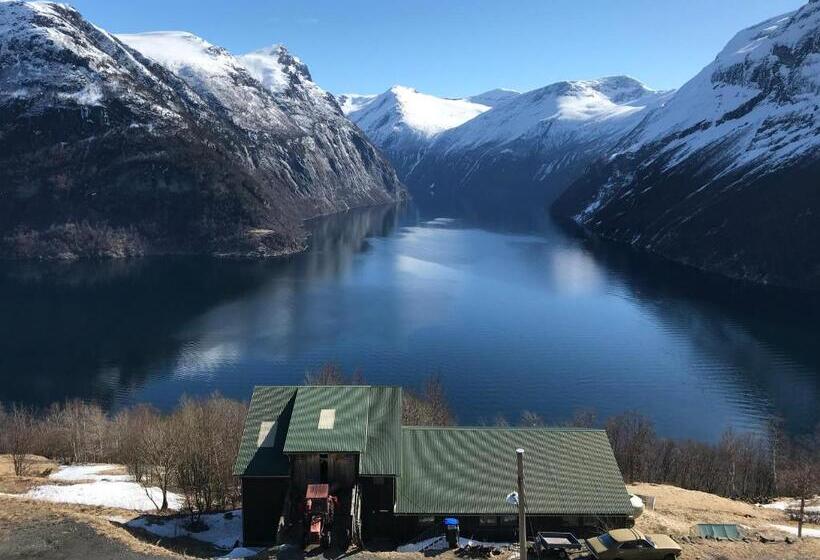 Hellesylt Hostel And Motel