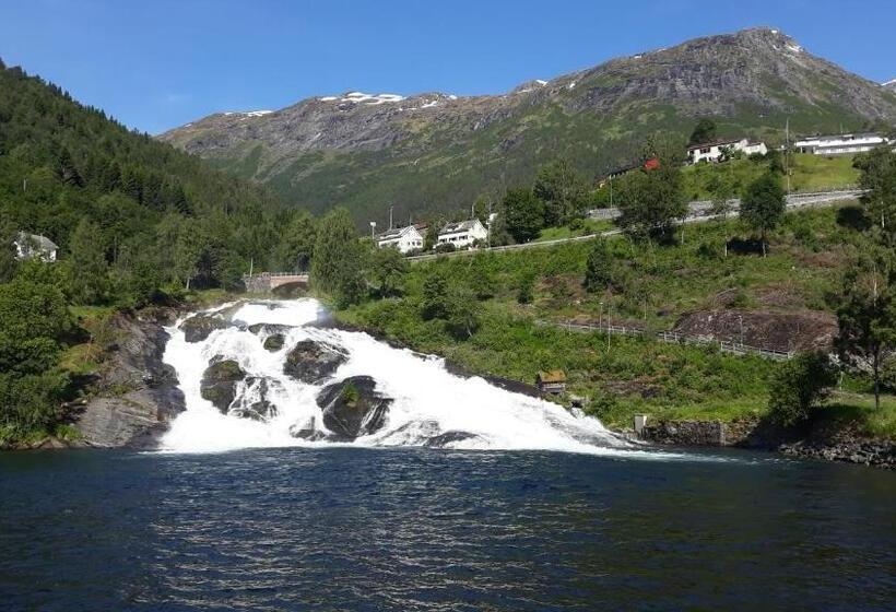 Hellesylt Hostel And Motel