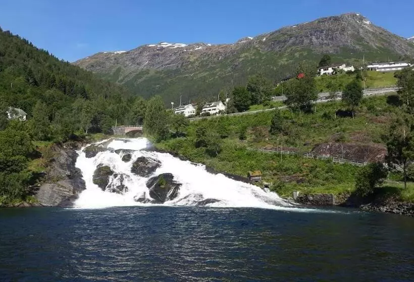 Hellesylt Hostel And Motel