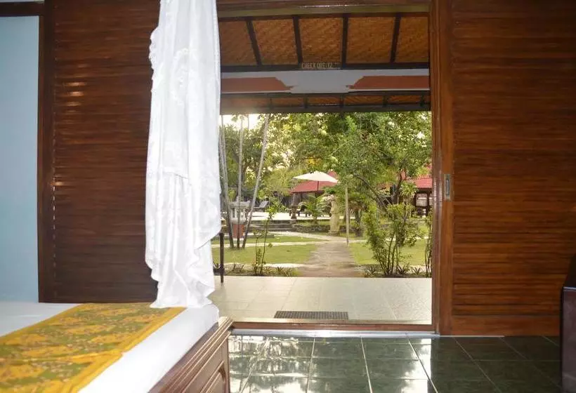 هتل Bagus Beach Resort Lovina