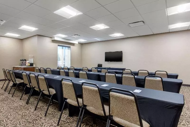 ホテル Comfort Inn & Suites At Crossplex Village