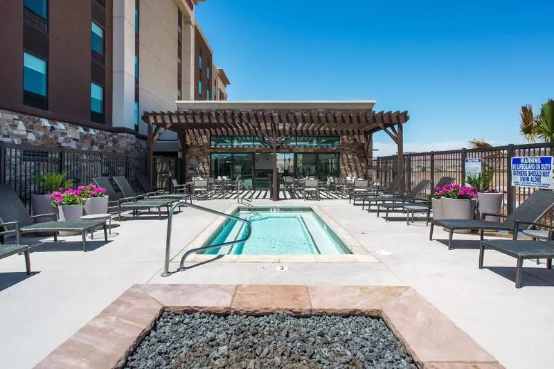 هتل Hampton Inn & Suites St. George, Ut