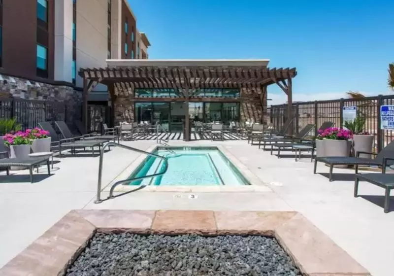 هتل Hampton Inn & Suites St. George, Ut