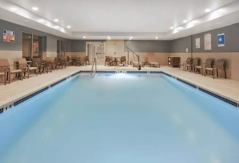 Hotelli Holiday Inn Express   Auburn Hills South, An Ihg