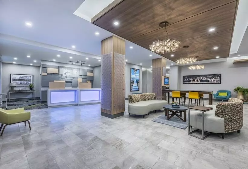 Hotelli Holiday Inn Express & Suites Moncton, An Ihg