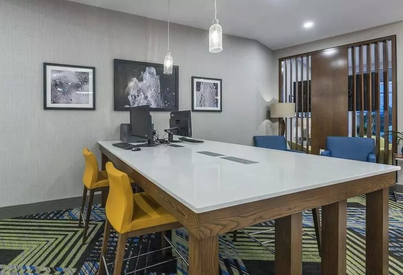 Hotelli Holiday Inn Express & Suites Moncton, An Ihg