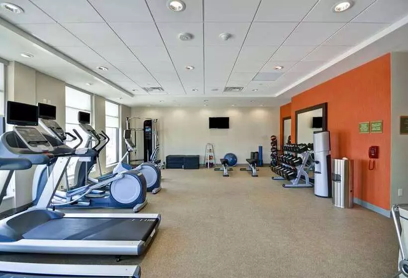 ホテル Home2 Suites By Hilton Perrysburg Levis Commons Toledo