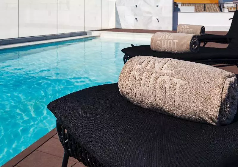 Hotelli One Shot Palacio Conde De Torrejon 09