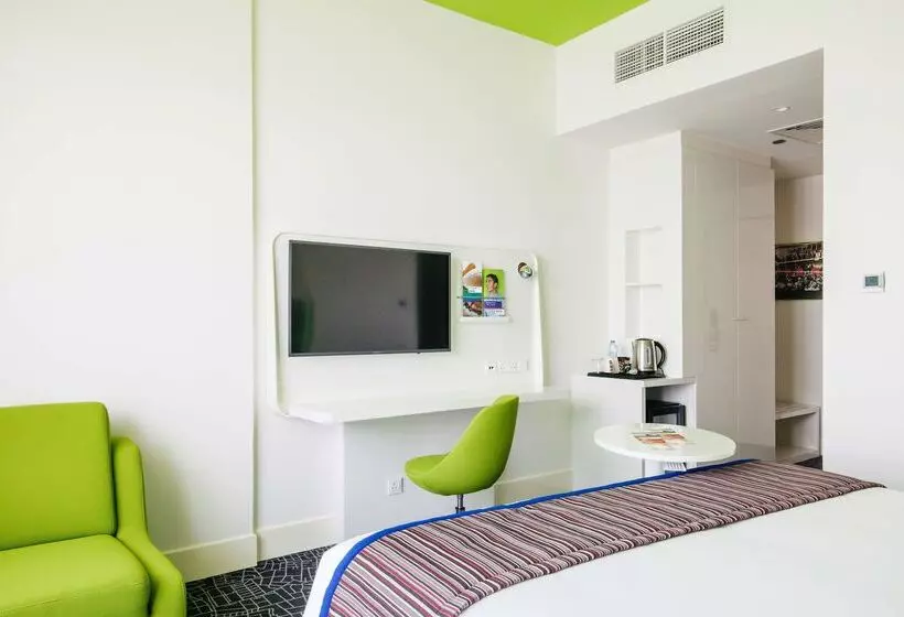 هتل Park Inn By Radisson Dubai Motor City