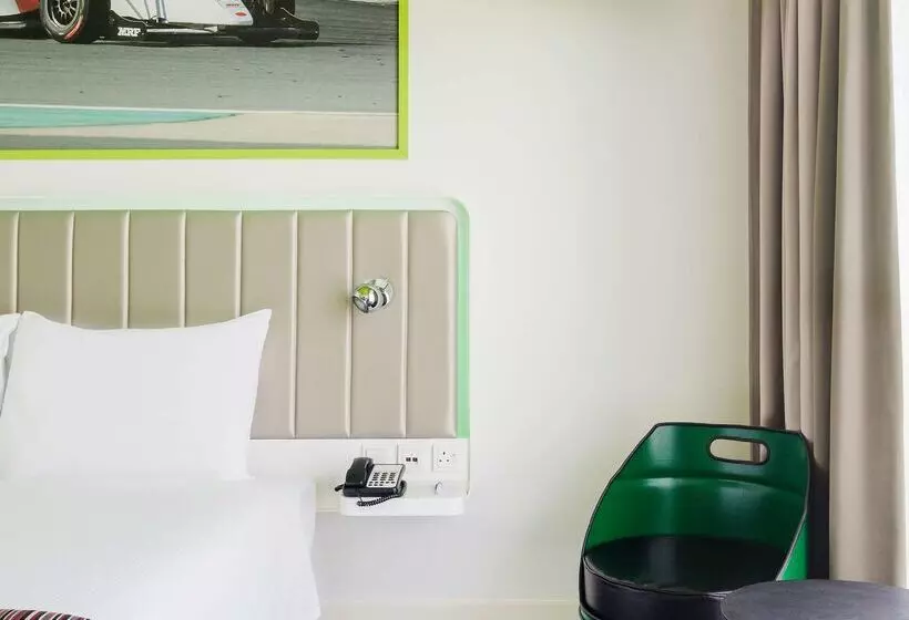 هتل Park Inn By Radisson Dubai Motor City