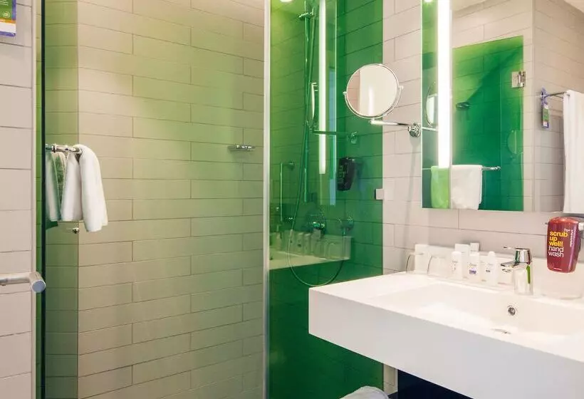 هتل Park Inn By Radisson Dubai Motor City