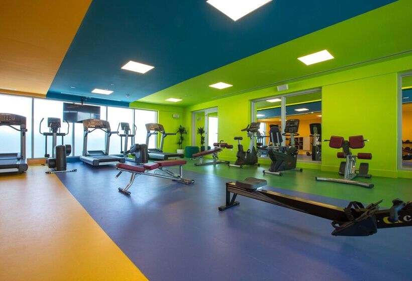 هتل Park Inn By Radisson Dubai Motor City