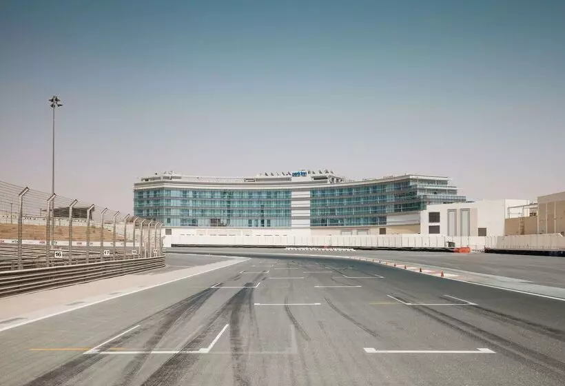 هتل Park Inn By Radisson Dubai Motor City