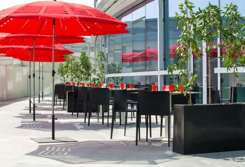 هتل Park Inn By Radisson Dubai Motor City