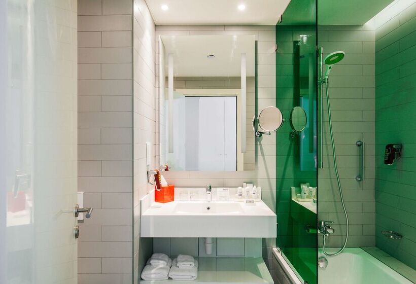 هتل Park Inn By Radisson Dubai Motor City