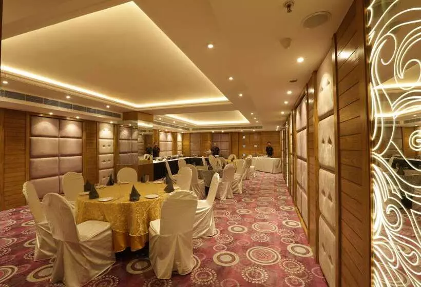 ホテル Ramada Encore Jalandhar