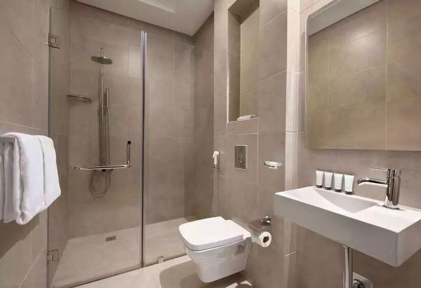 ホテル Ramada Encore By Wyndham Kuwait Downtown