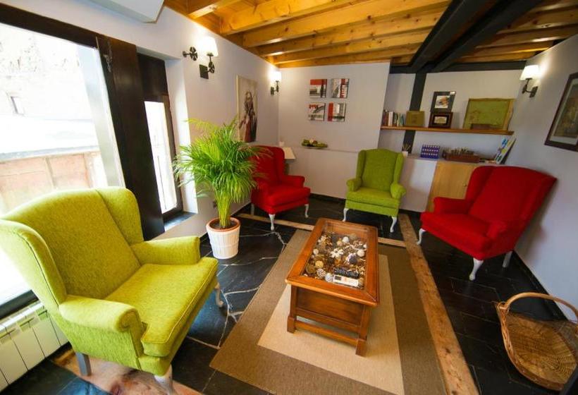 هتل روستایی El Capricho De Valérie