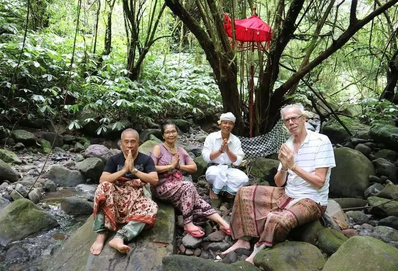 هتل Sang Giri Mountain Tent Resort By Ahm