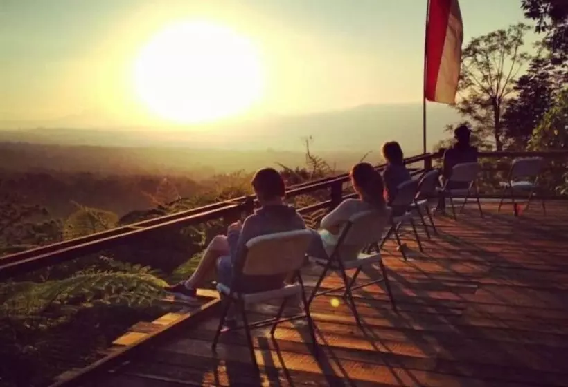 هتل Sang Giri Mountain Tent Resort By Ahm