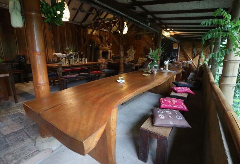 בית מלון כפרי Sang Giri Mountain Tent Resort By Ahm