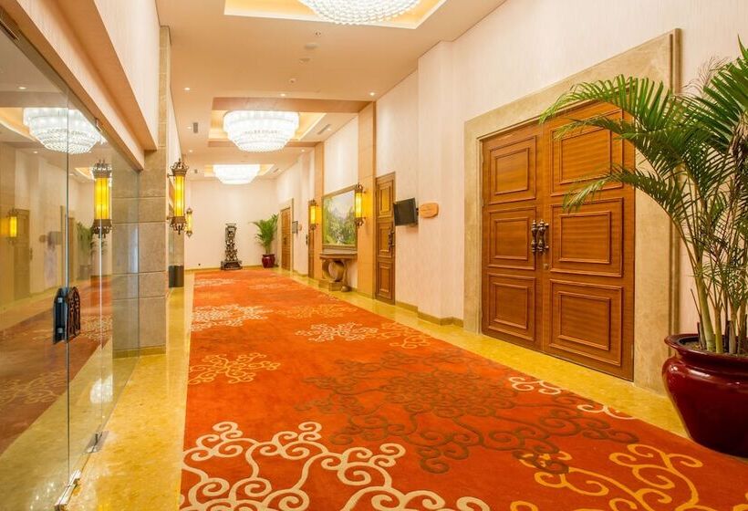 בית מלון כפרי Seres Springs Resort & Spa, Singakerta